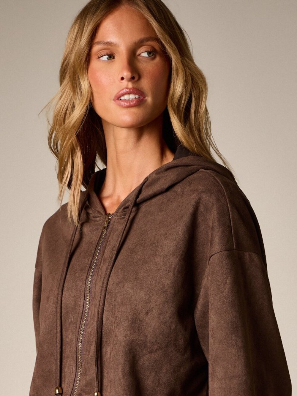 Coffee Brown Casual Women's Cropped Zip-Up Hoodie - Picture 6 of 6